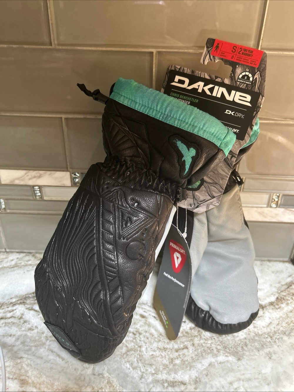 Men DAKINE WarmLeather Ski Snow Team Voyager Chris Benchetler Primaloft S/8 NEW